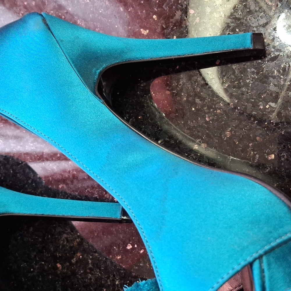 Lulu Townsend Turquoise Flower Heels - Picture 7 of 8